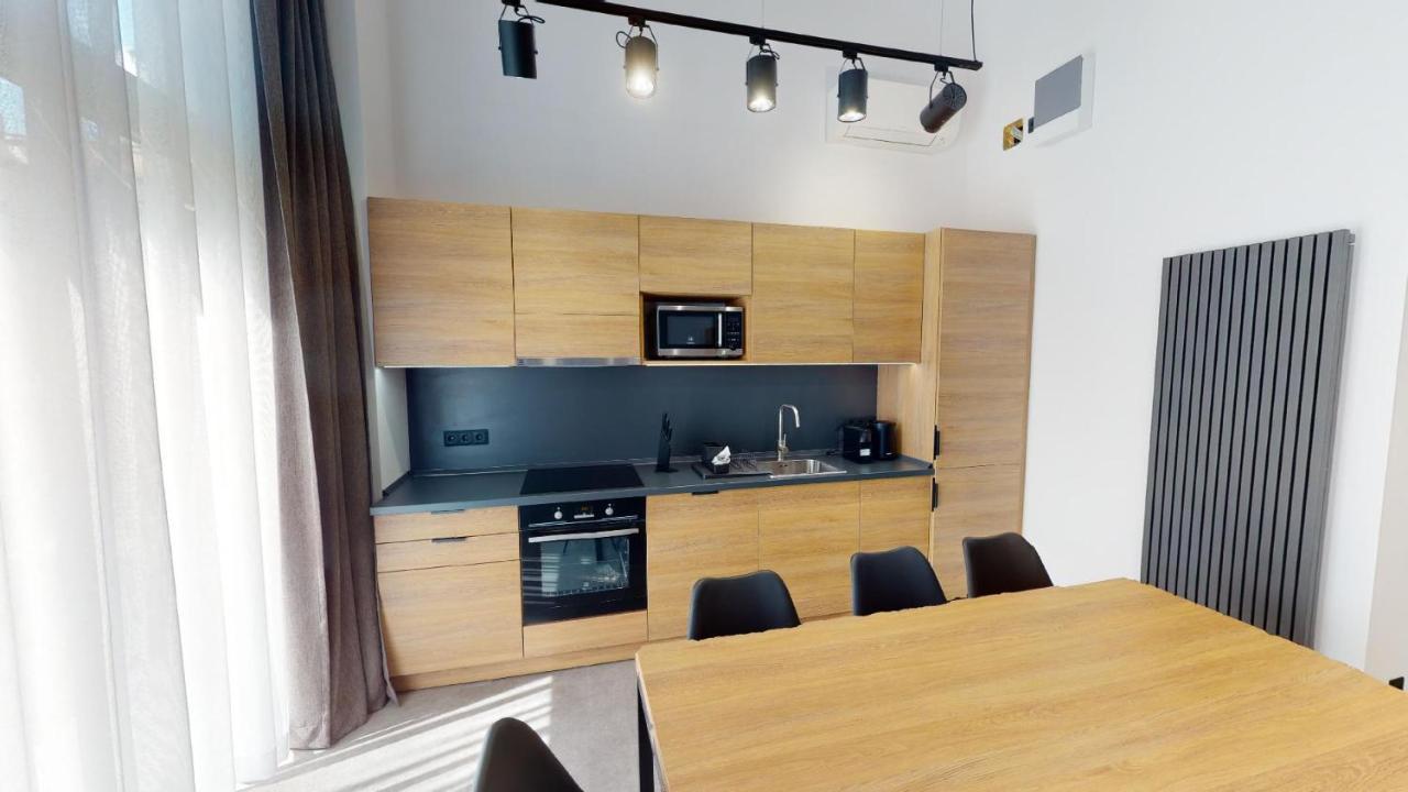 Apartament In 10 *