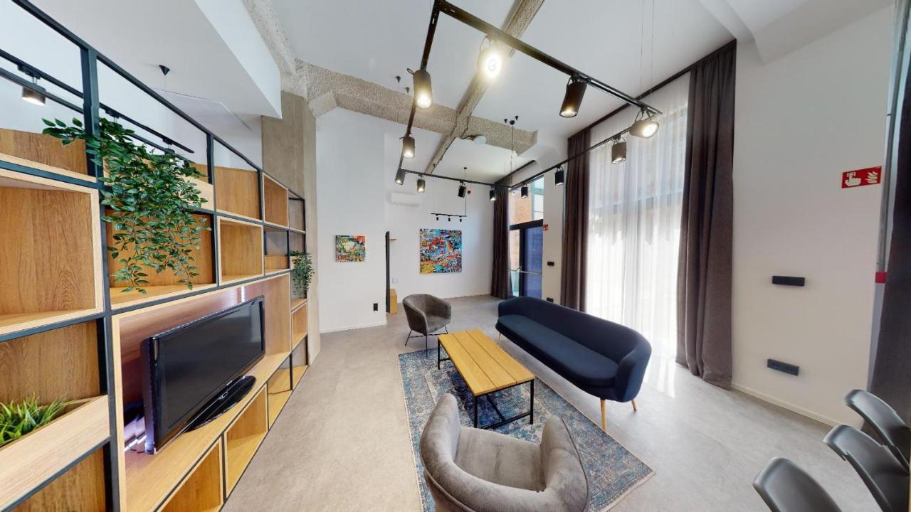 Apartament In 10 *