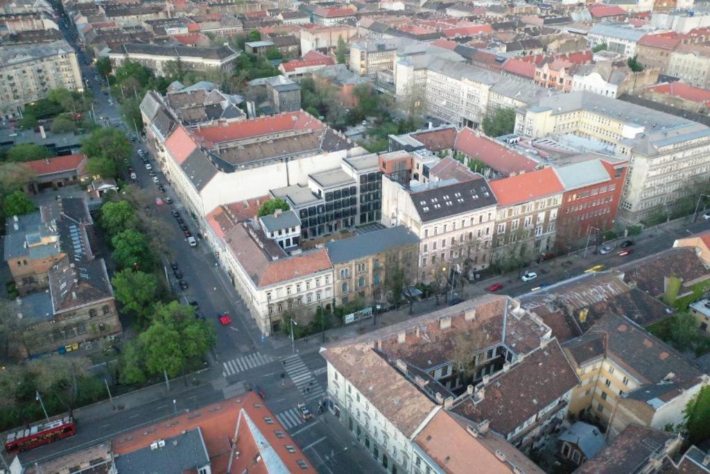 Apartament In 10 *